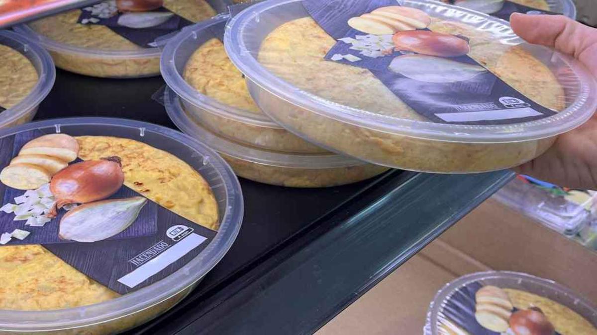 La tortilla de patatas de Mercadona es uno de los productos más vendidos del supermercado.