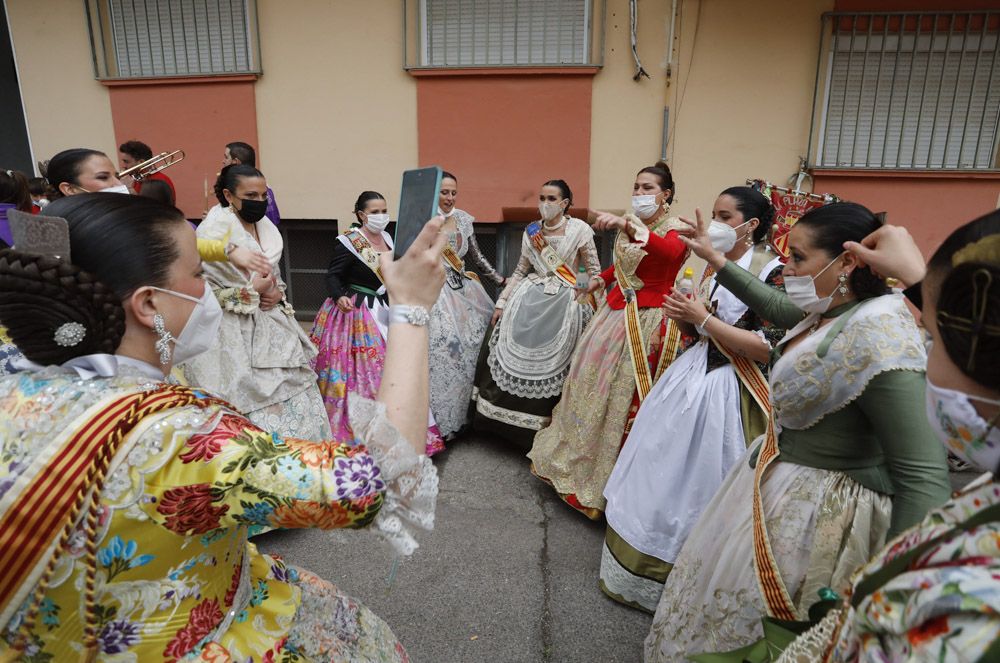 Visita de las comisiones falleras a Gilet y Faura.