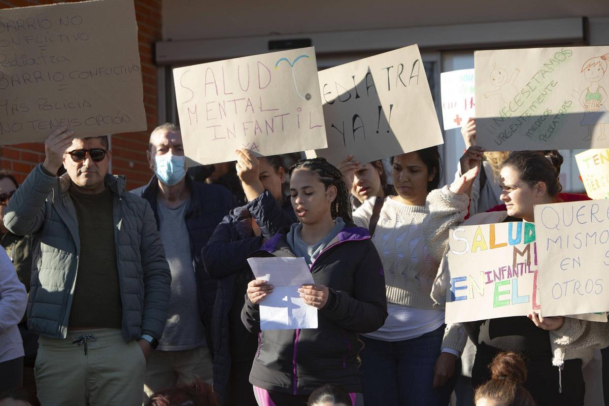 Protesta en el Centro de Salud del Barrio de la Coma, por la falta de pediatra