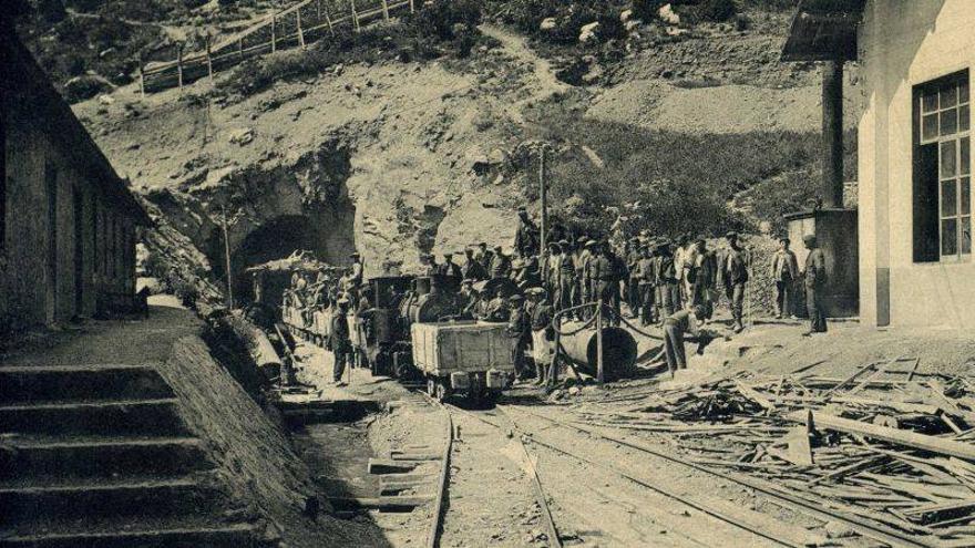 Una exposición regresa a la perforación del túnel ferroviario