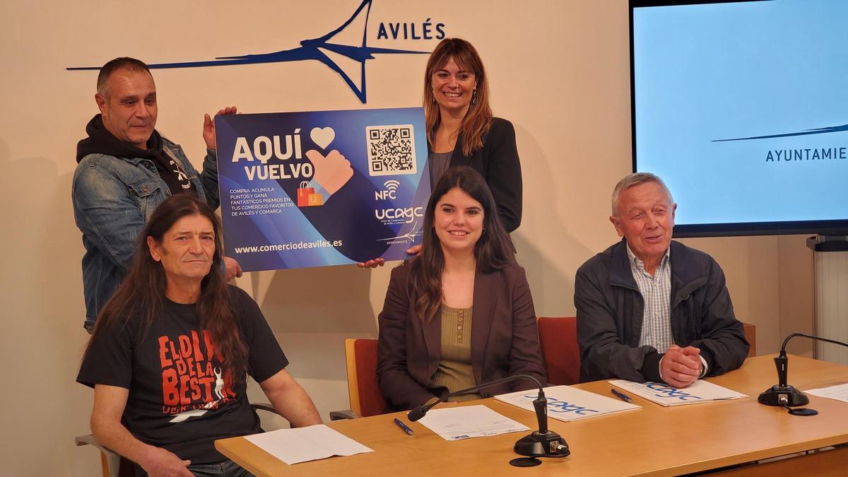 Un momento de la firma del acuerdo.