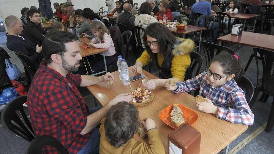 Pulpo asgaya en la Feria astur-galaica de Mieres