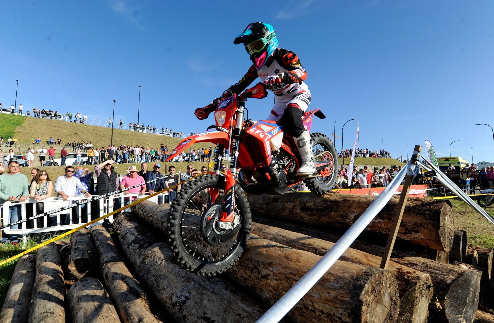 Lalín ruge al son del Campeonato del Mundo de Enduro