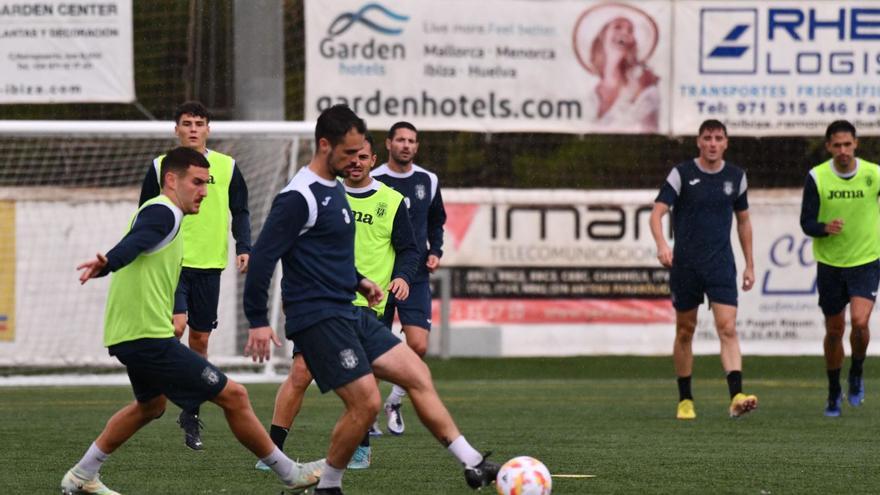 La plantilla de la Peña Deportiva se ejercitó este sábado en el escenario del encuentro. | @PENYADEPORTIVA