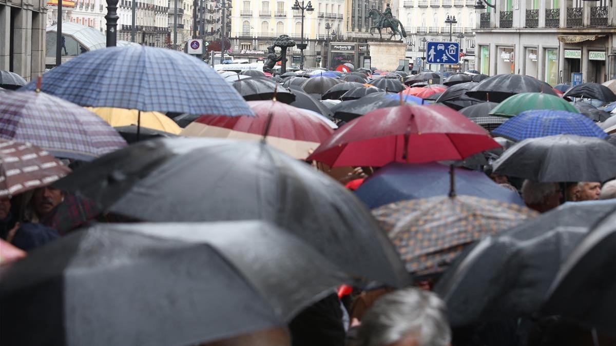 Concentración de pensionistas frente al Ministerio de Hacienda, Madrid.