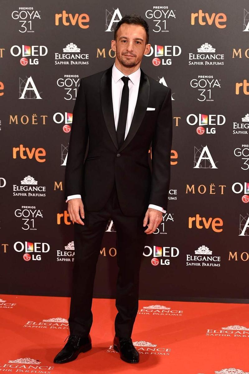 Premios Goya 2017: Alejandro Amenábar con esmoquin de Tom Black