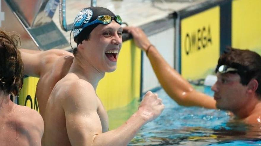 Alejandro Puebla, celebrando su triunfo y récord de España