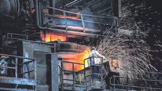 La industria urge al Gobierno y a la UE ayudas extra ante la escalada de la luz y el gas