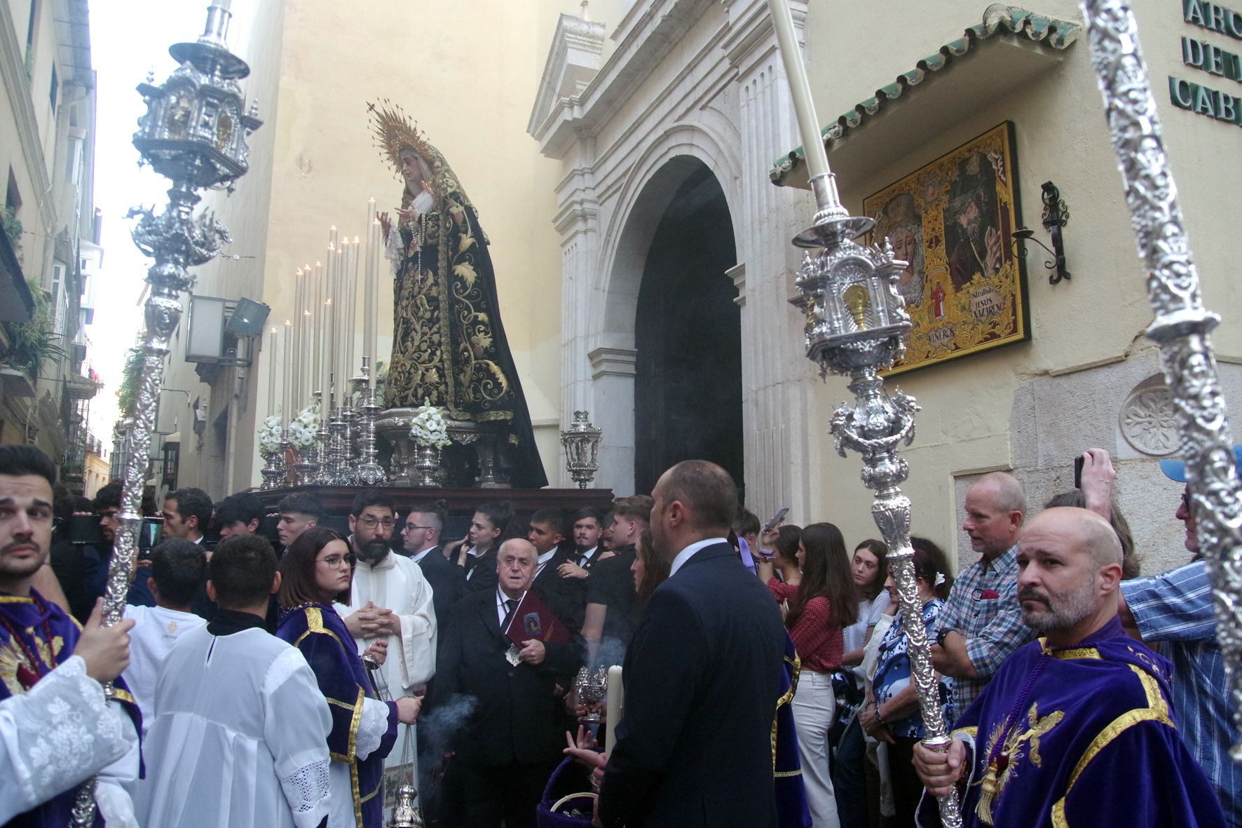 Viñeros reza los cinco misterios del rosario en cinco templos de los Mártires