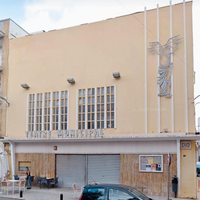 Clausuran el teatro municipal de Pego al caer el techo en el patio de butacas