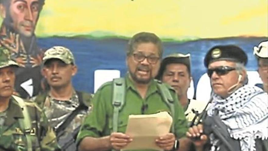 El exnúmero dos de las FARC anuncia que retoma las armas