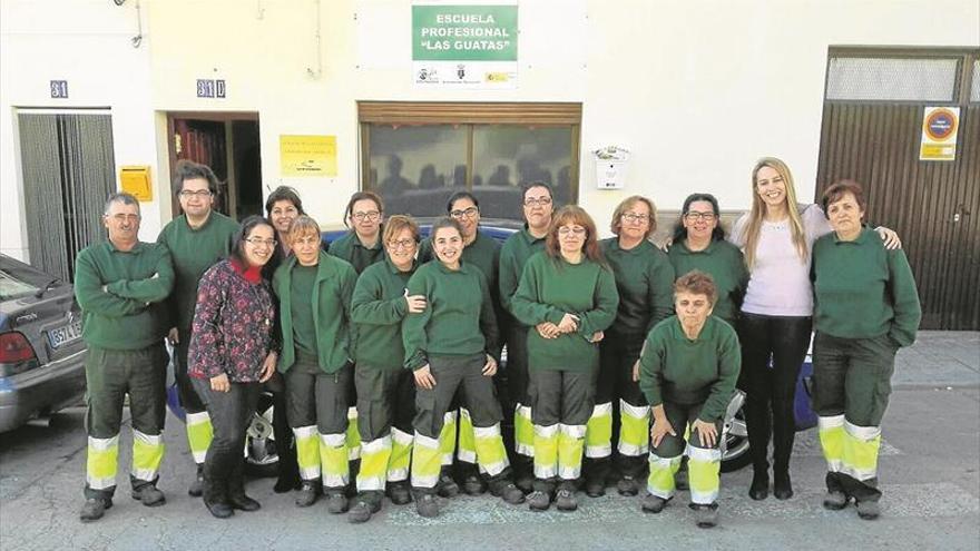 Un taller en Torrejoncillo acaba con la idea de que la labor de forestal es solo masculina