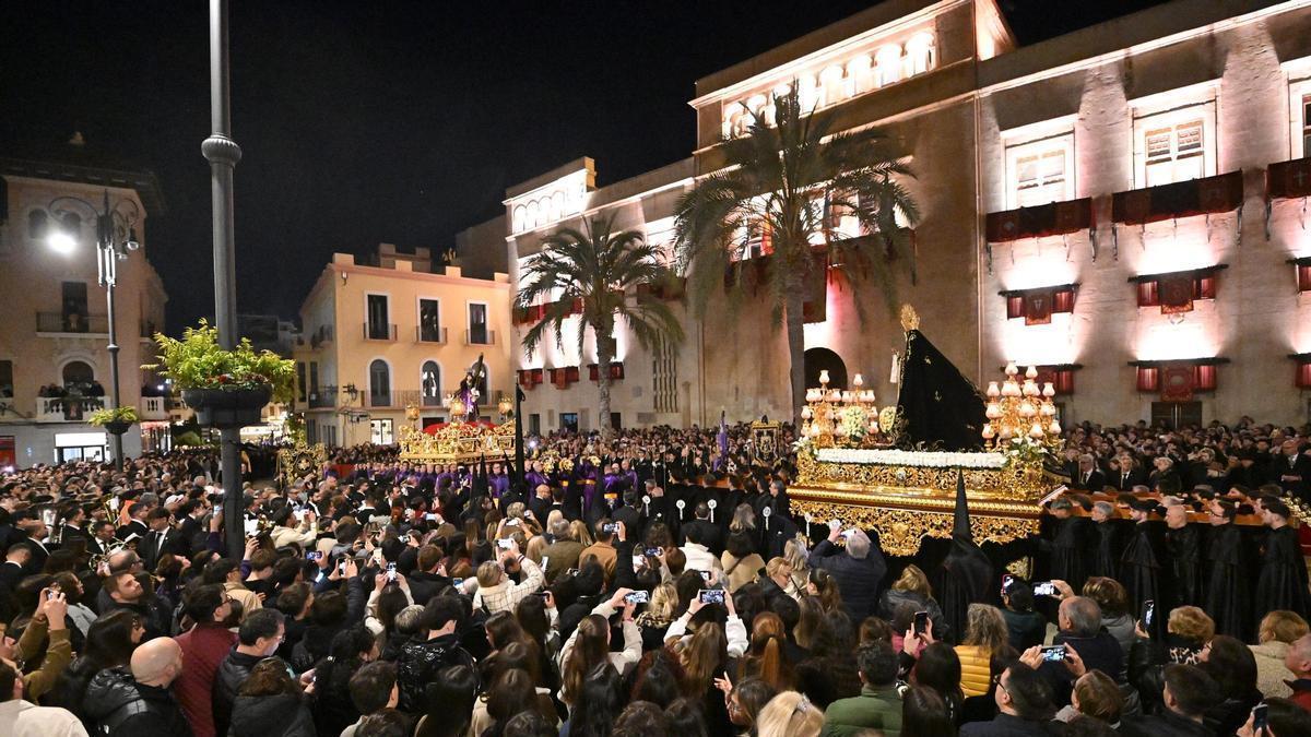 Un Miércoles Santo de primeros encuentros en Elche
