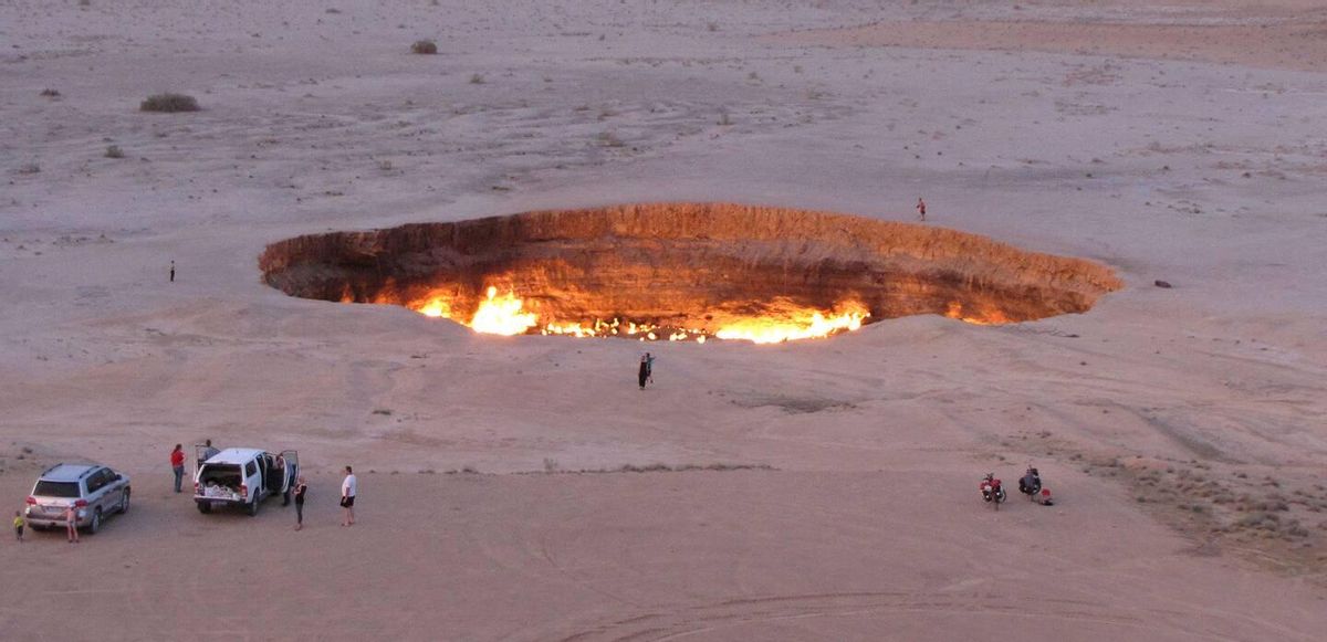 Todo comenzó en 1971 cuando científicos soviéticos prendieron fuego al gas