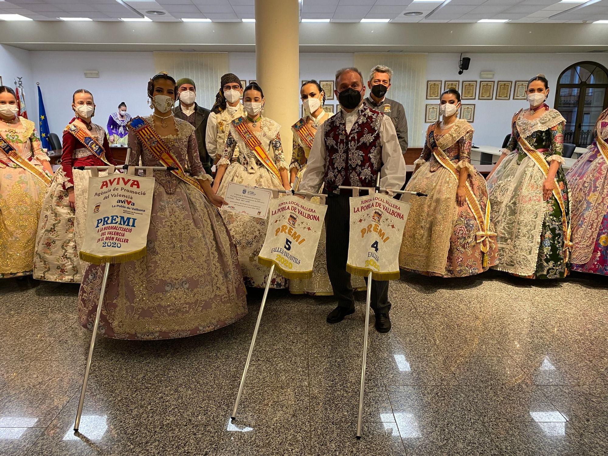 Recogida de premios de las Fallas de la Pobla de Vallbona