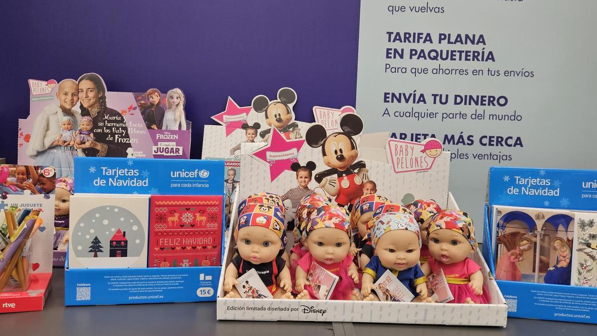 Productos navideños solidarios de Correos.