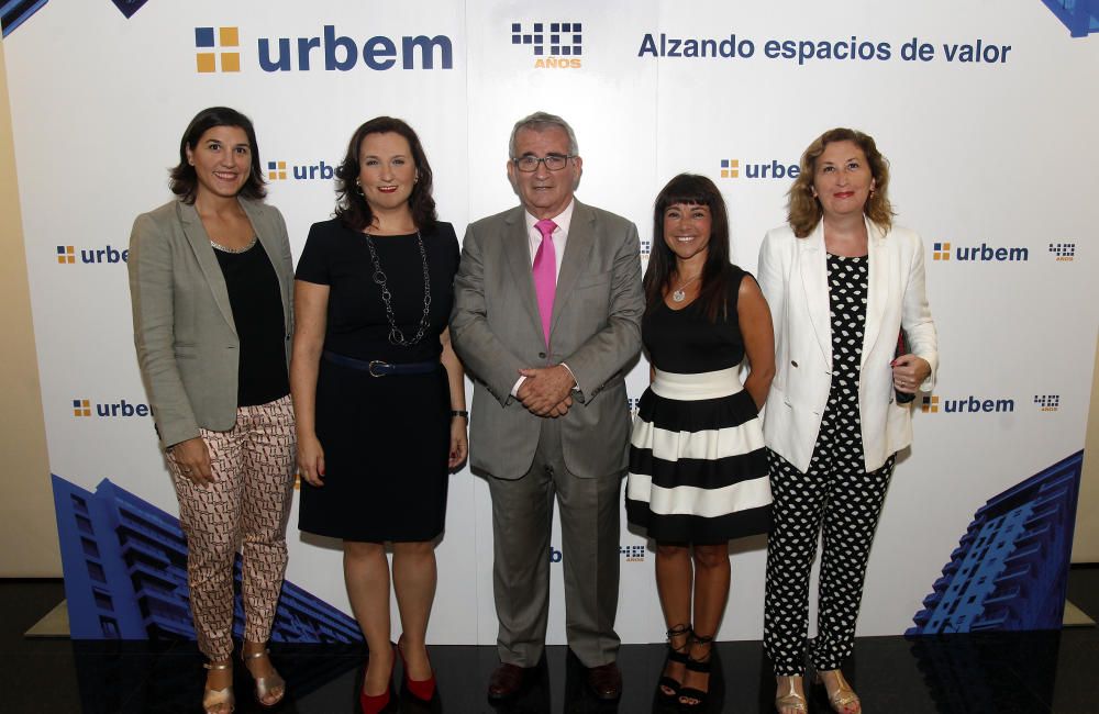 Algunos de los asistentes al 40º aniversario de Urbem.