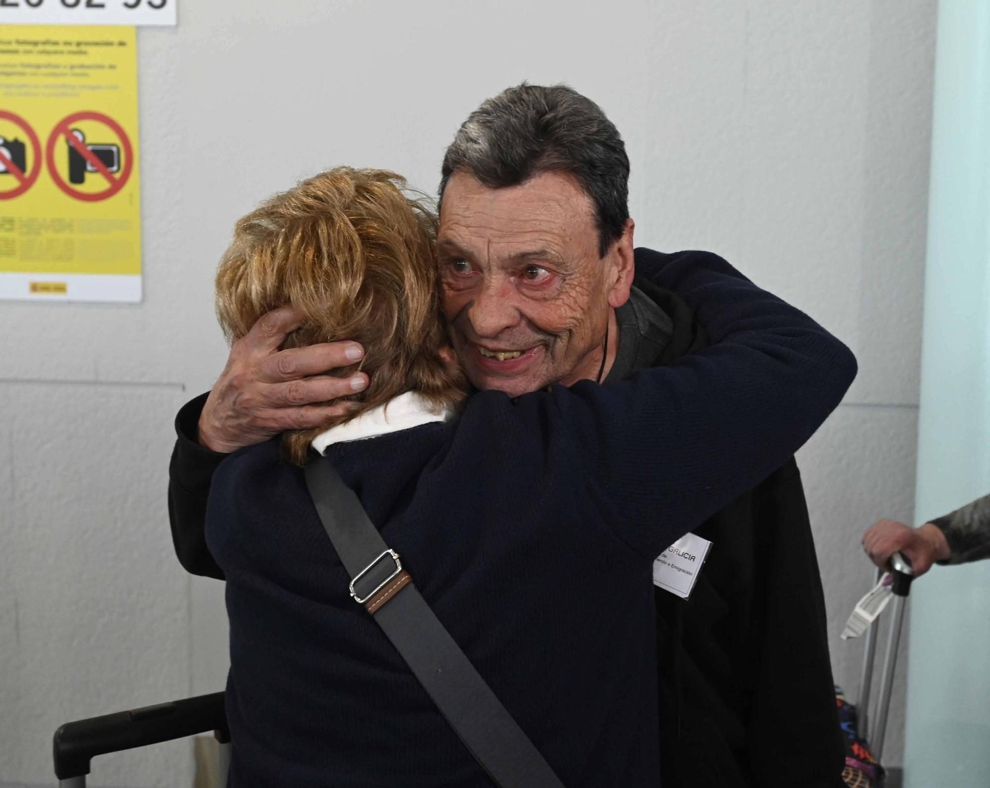 El centenario Gonzalo Nodal, entre los 200 emigrantes gallegos que vuelven a la tierra que les vio nacer