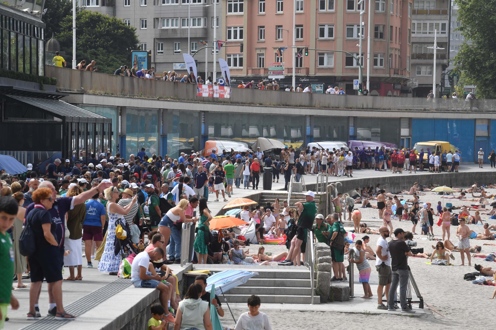 El fuerte oleaje obliga a suspender la primera jornada de la competición de traineras en la Bandeira Cidade da Coruña