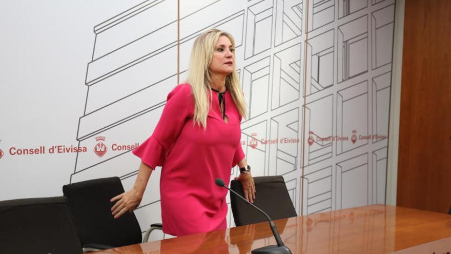 La consellera del PSOE Marta Díaz, antes de una rueda de prensa en el pasado mandato.