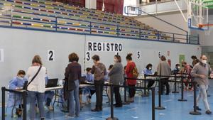 Una notícia falsa porta milers de persones a anar a vacunar-se sense cita a Sevilla