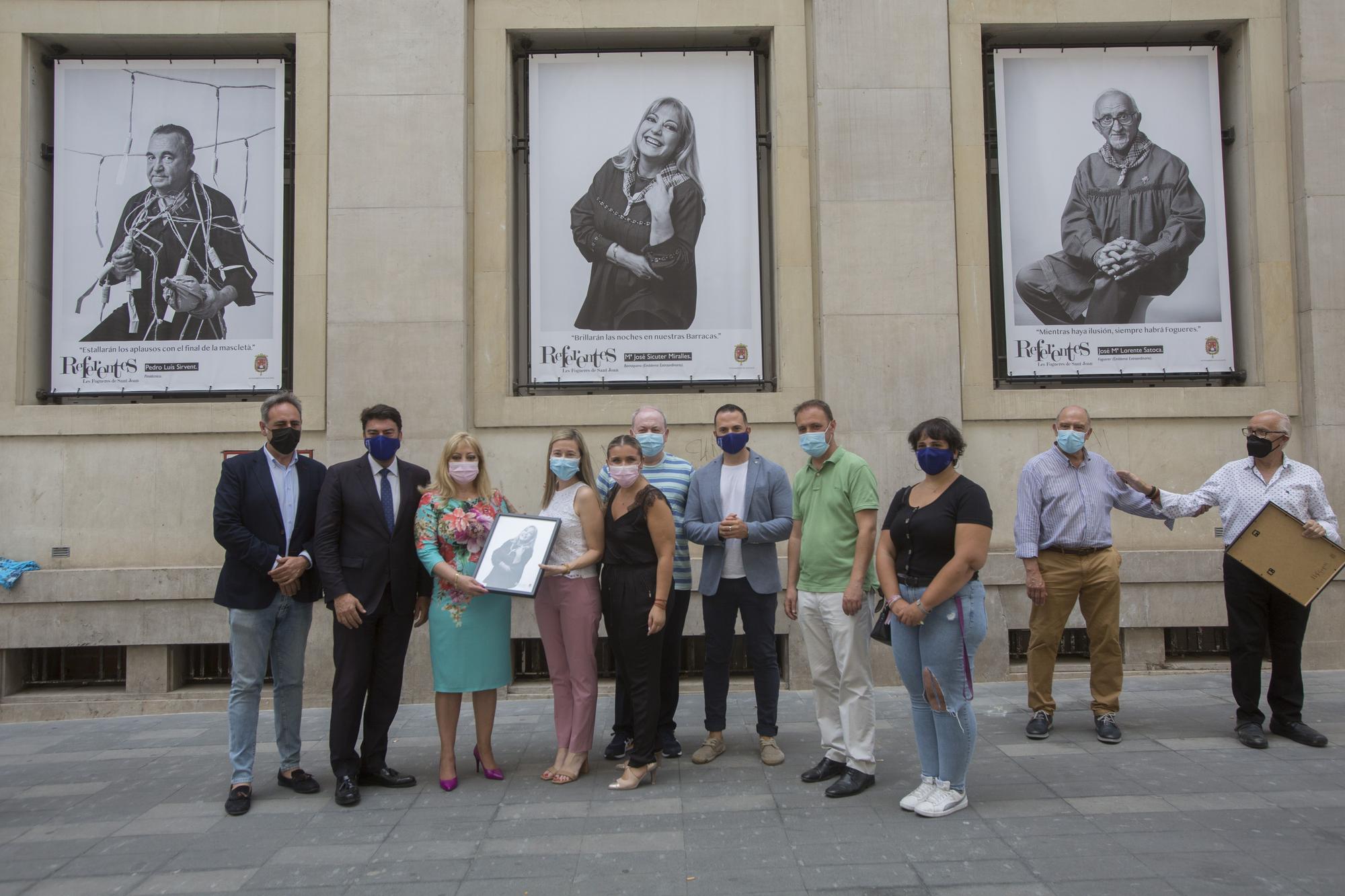 Homenaje a trece profesionales de las Hogueras en la muestra fotográfica "Referentes"