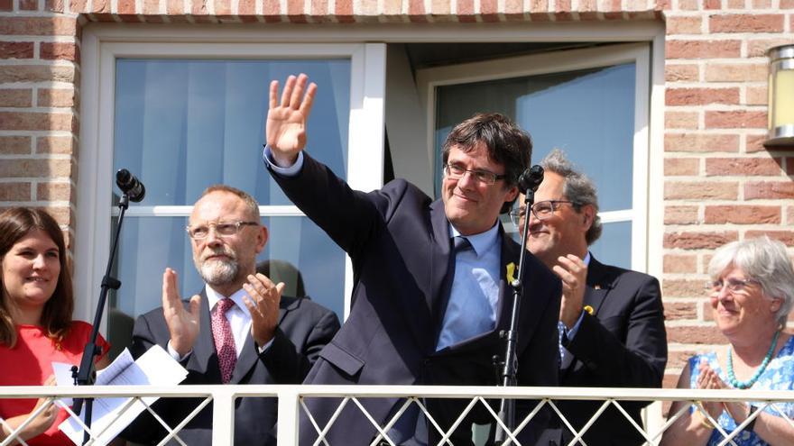 Puigdemont i Torra reactiven la &quot;casa de la república&quot; de Waterloo i prometen &quot;fer efectiu&quot; l&#039;1-O