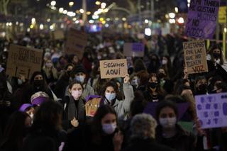 La rebaja de penas de la 'ley del solo sí es sí' ahonda el cisma en el feminismo