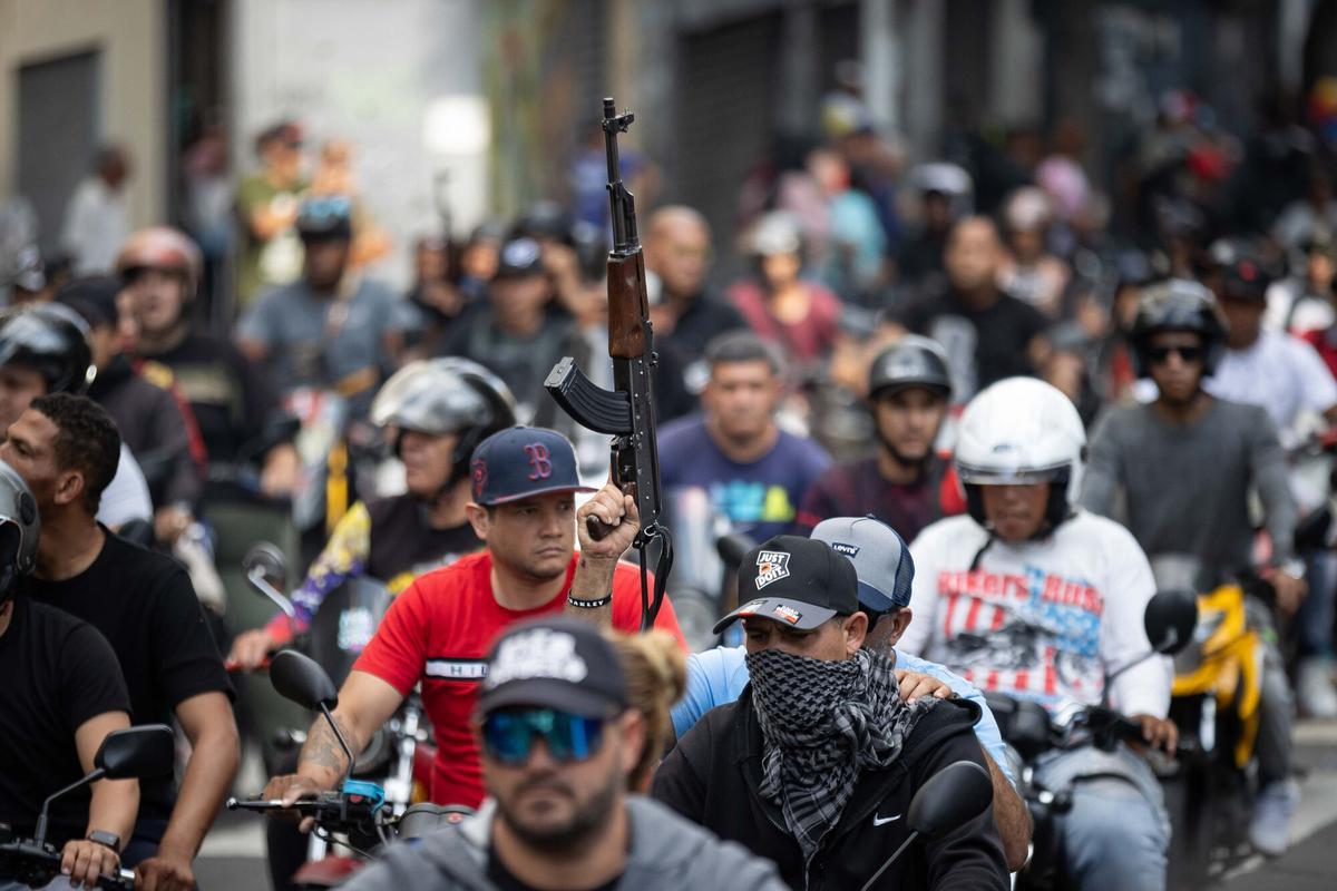 “Silah sesleri duyuluyor ve yüzleri gizlenerek ortalıkta dolaşıyorlar”