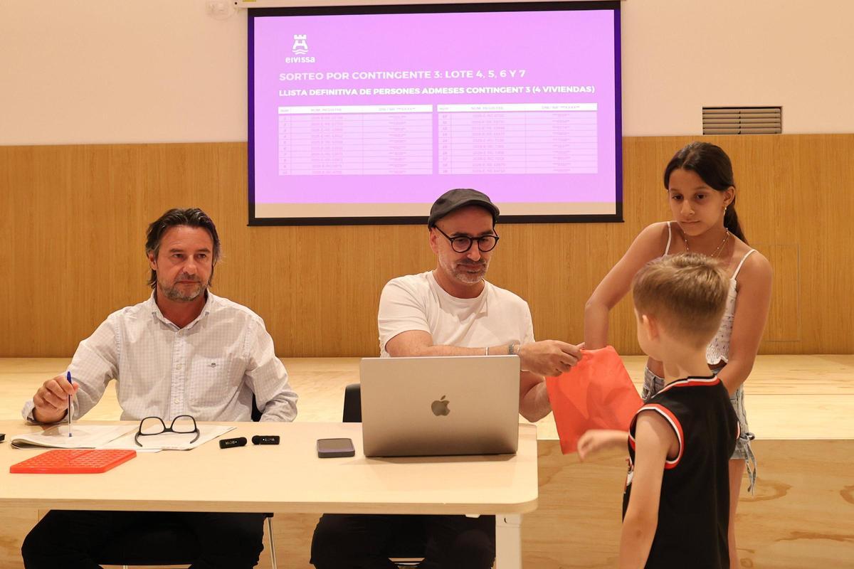 Ibiza adjudica a través de un sorteo publico siete viviendas de alquiler asequible