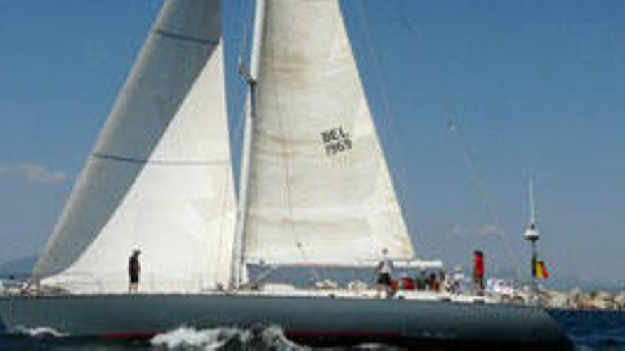 El velero en el que navegaba el joven mallorquín, durante una regata en Palma el pasado verano.