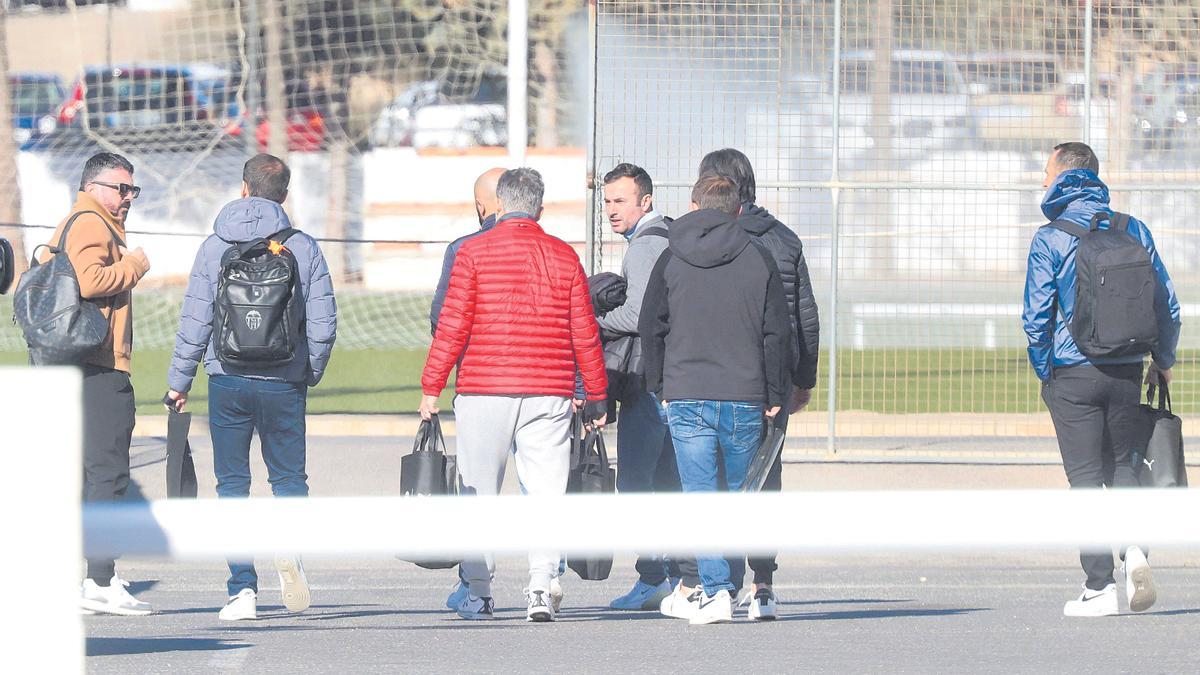 Gattuso acude a despedirse de la plantilla . Reunión posterior de la directiva del club