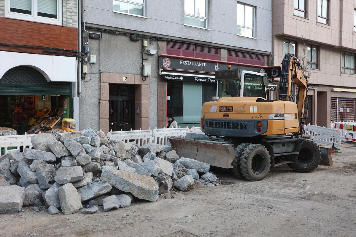 Las obras en la avenida de Os Mallos continúan un año después del inicio de los trabajos