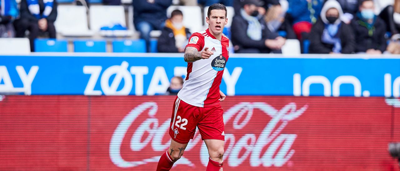 Santi Mina celebra su gol ante el Alavés