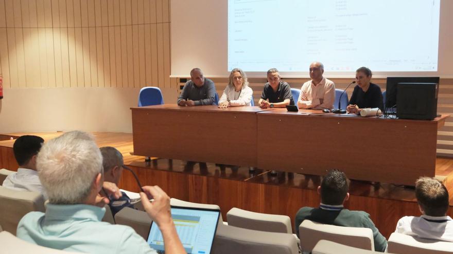 La reunión del viceconsejero de Sanidad y director del SCS con gerentes y equipos directivos que tuvo lugar ayer en Fuerteventura.