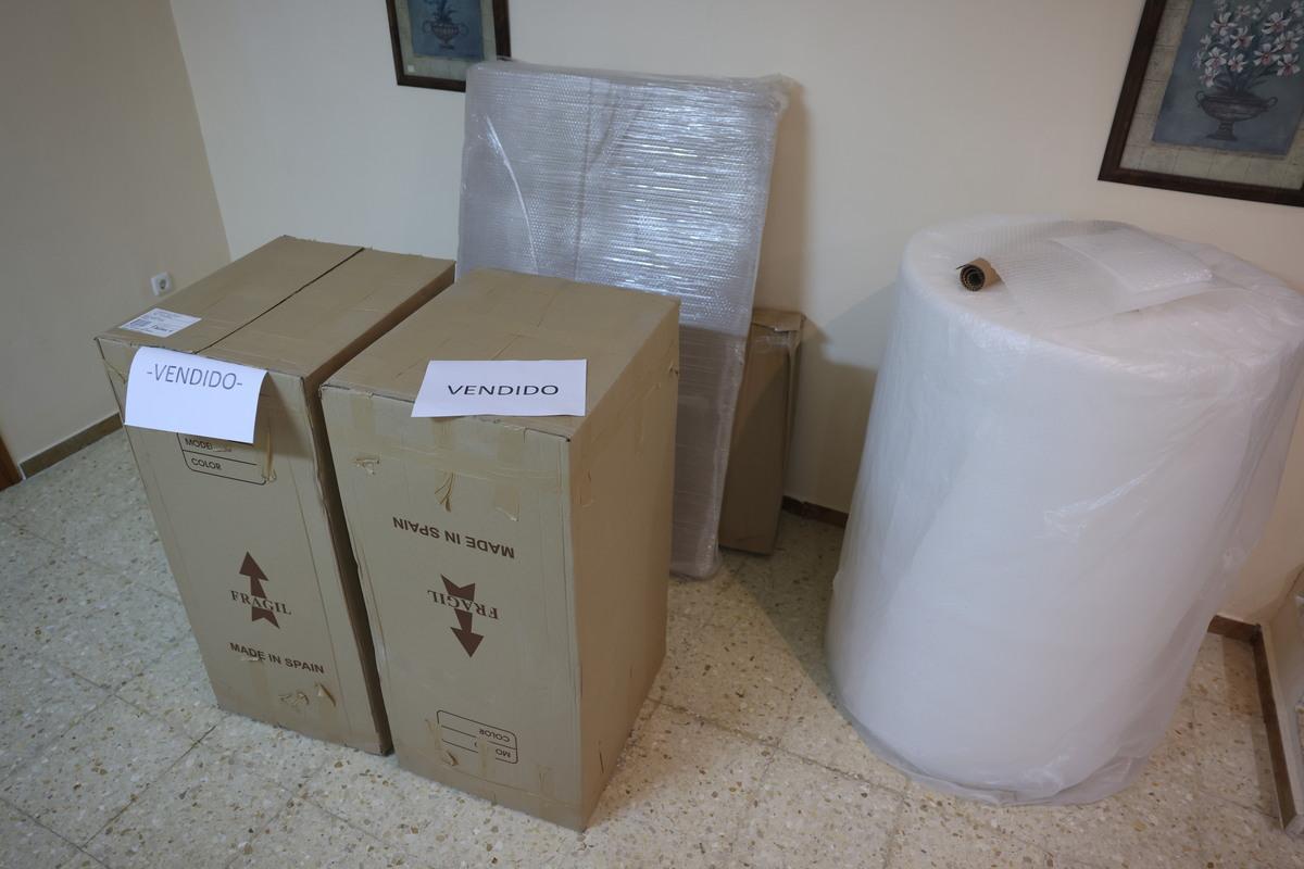 En imágenes | Cierra la mítica tienda de Zaragoza Muebles Nadal