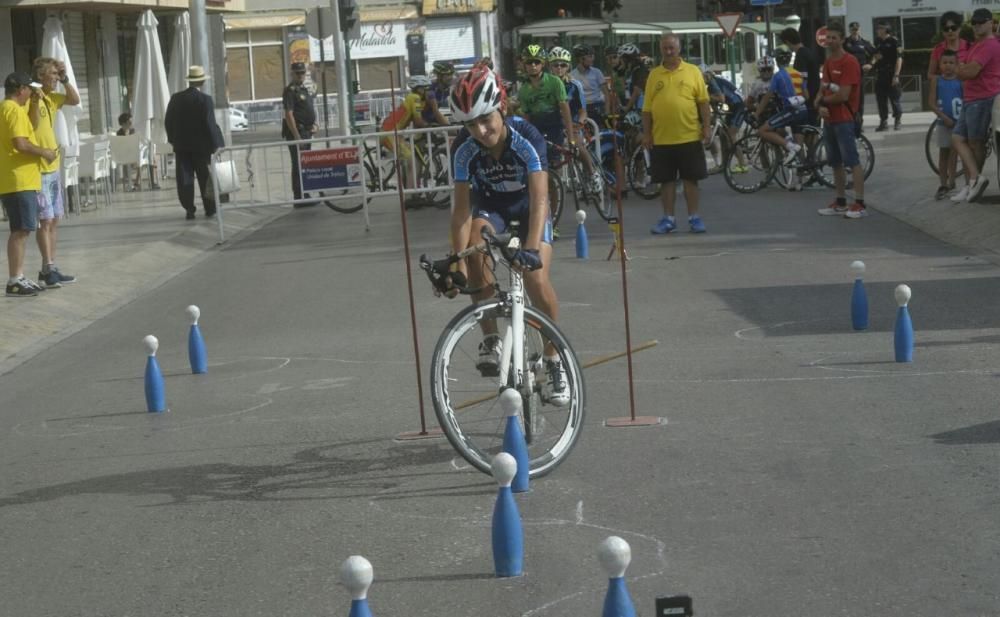 Las medallas que se entregaron a los ciclistas han sido elaboradas de manera artesanal por la ceramista Sol Pérez.