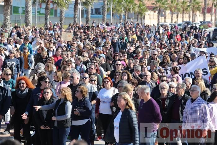 Los Alcázares se echa a la calle para exigir soluciones a las inundaciones