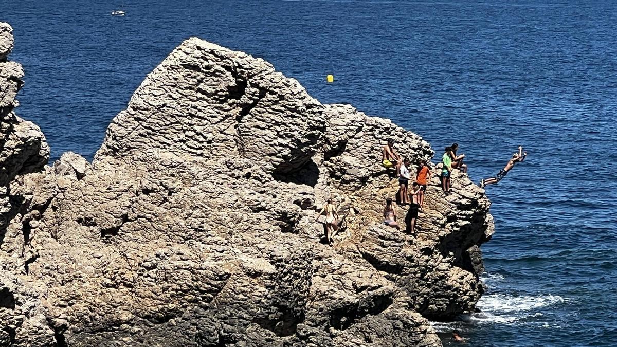 Saltadors des d'Illa Mateua, a l'Escala.