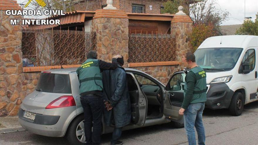 La Guardia Civil de Teruel detiene a ocho personas en Valencia, en una nueva fase de la Operación Bank-ing