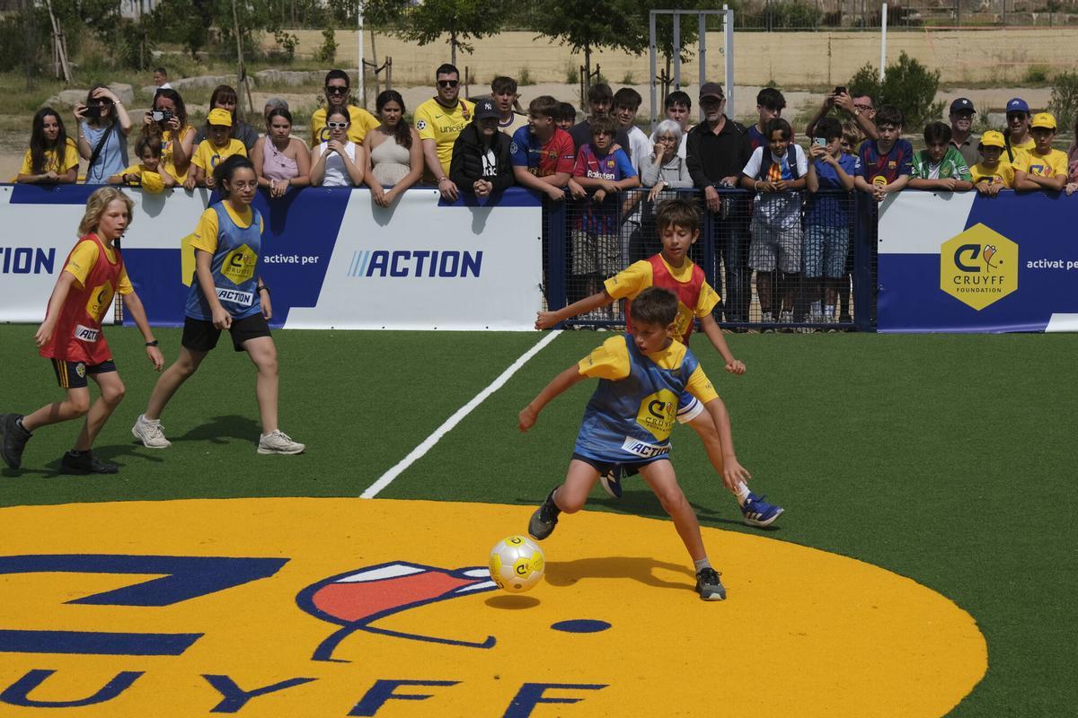 Imatges de la inauguració de la Cruyff Court de Pep Guardiola a La Salle de Manresa Imatges de la inauguració de la Cruyff Court de Pep Guardiola a La Salle de Manresa