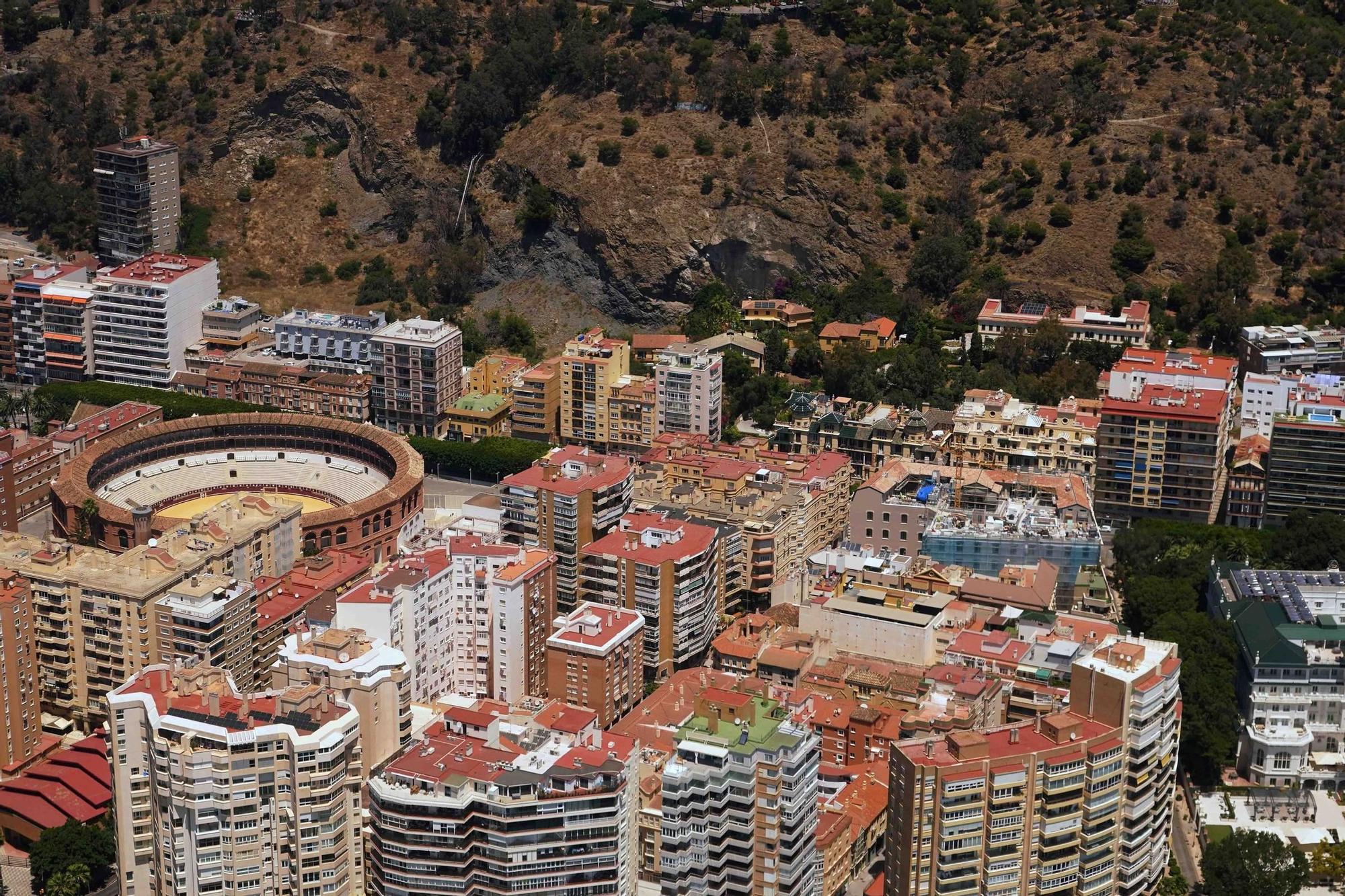 Vista aérea del barrio de La Malagueta y la plaza de Toros y el Paseo de Reding