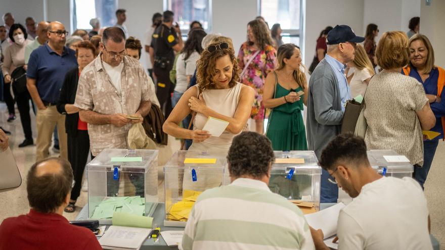 Cuerpo a cuerpo por cada voto en el &#039;ayuntamiento de Ofra&#039;