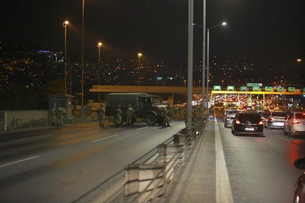 Soldats de l'exèrcit turc desplegats a Istanbul