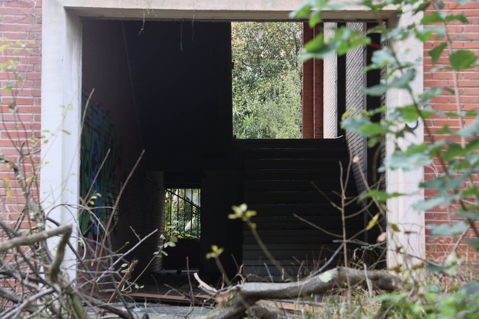 Viejo HUCA. Recorrido por cómo está el viejo hospital.