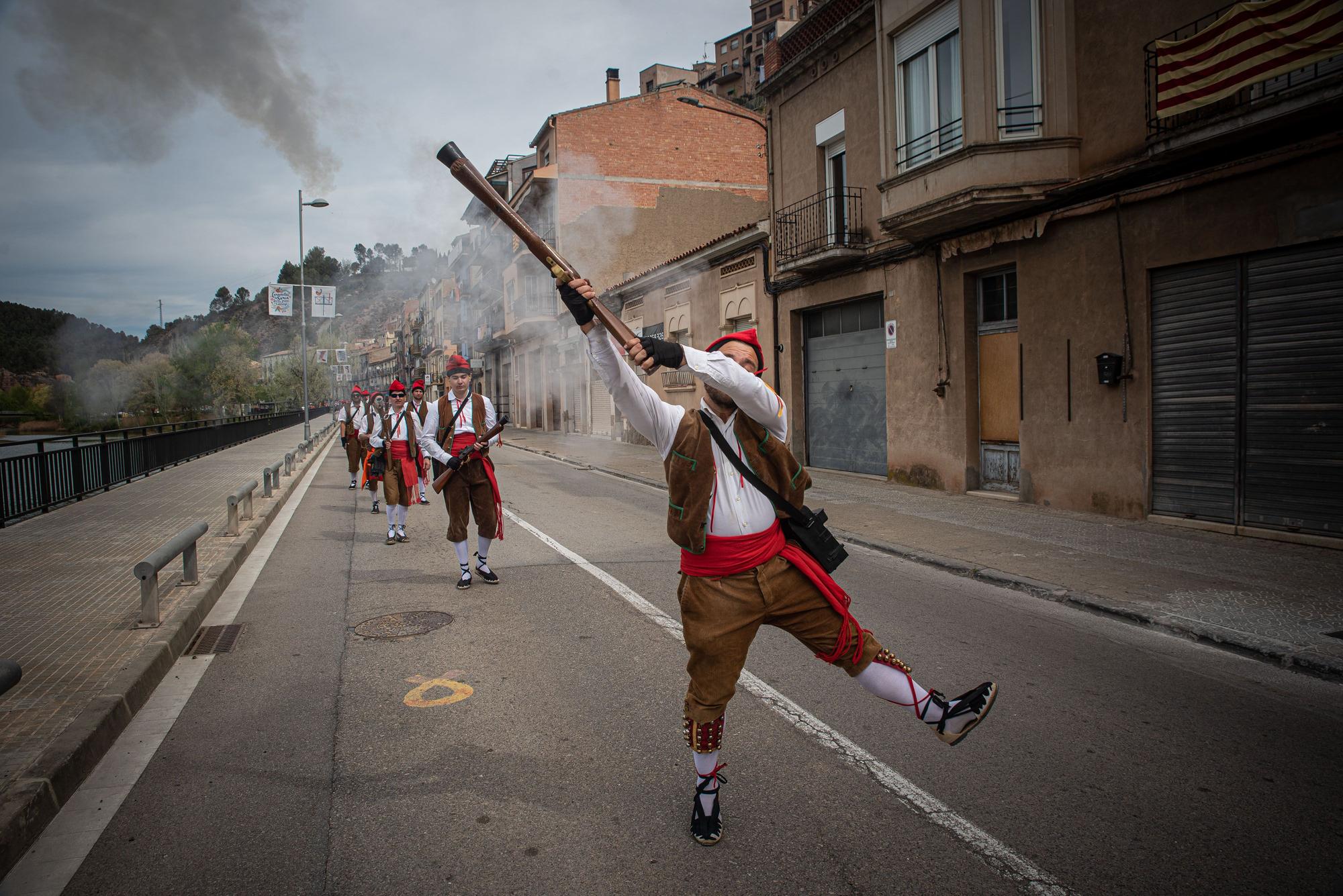 Els caramellaires omplen Súria de música, dansa i festa