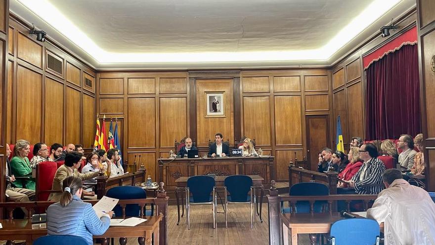 Alcoy salva el presupuesto de 2023 con la abstención de Cs, Podem y el edil no adscrito