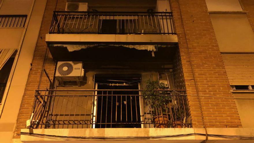 La vivienda afectada por el incendio en Burjassot.