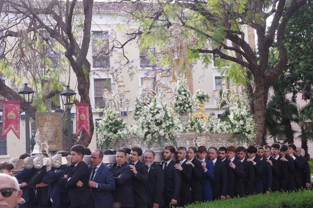 Procesión de la Santa Cruz Torre del Ángel de Salesianos en Málaga