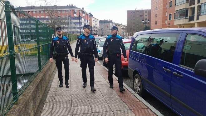 EN IMÁGENES: La Policía de Barrio se estrena en La Corredoria